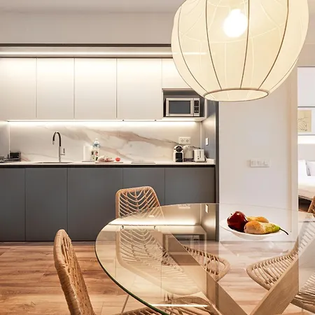 Happy Apartment *