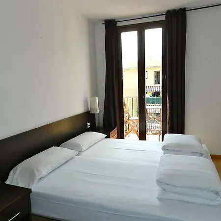 해피 아파트먼트 아파트 *