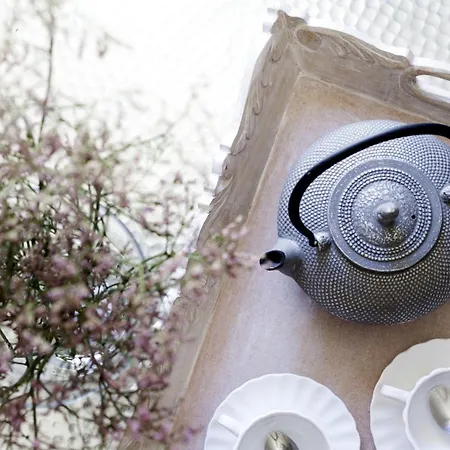 해피 아파트먼트 아파트 *